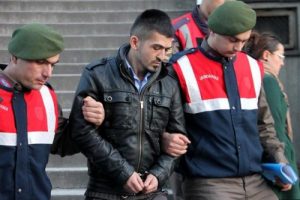 Tartıştığı kişiyi pompalı t&uuml;fekle vurdu