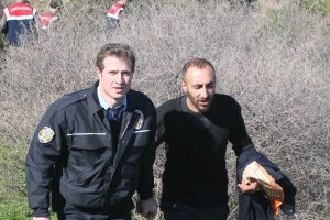 İki kardeş cinayetten tutuklandı