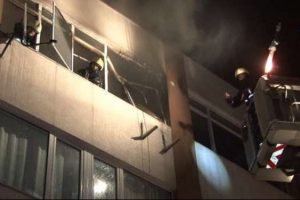 &Ouml;ğrenci evinde yangın: 2 yaralı