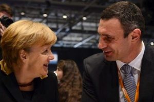 Merkel, Ukraynalı muhaliflerle Berlin'de g&ouml;r&uuml;şecek