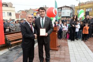 "Konforlu ve mutlu mahalleler oluşturmak i&ccedil;in &ccedil;alışmalarımızı s&uuml;rd&uuml;r&uuml;yoruz"