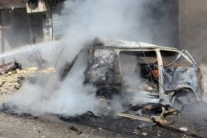 Suriye'de bomba y&uuml;kl&uuml; ara&ccedil; infilak etti: 20 &ouml;l&uuml;