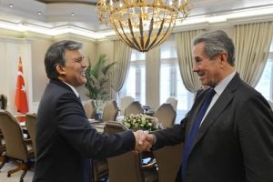 G&uuml;l, Anayasa Konseyi Başkanı'nı kabul etti