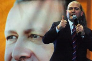 "Sarıg&uuml;l'e destek olanlar, bankaları hortumladı"