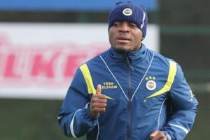 Emenike takımla &ccedil;alıştı...