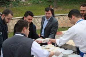 Dizilere kızan vatandaş Yavuz Sultan Selim i&ccedil;in mevlit okuttu