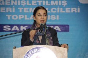 "Başımıza gelenlerin elbet bir hikmeti vardır"