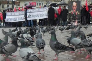 Yağmur altında 'Sessiz &Ccedil;ığlık'