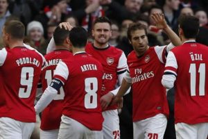 Arsenal, Liverpool'u 2-1 mağlup etti