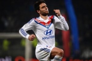Lyon zirve takibini bırakmıyor!