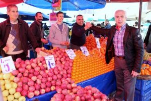 Bozbey se&ccedil;menin nabzını sokakta tuttu