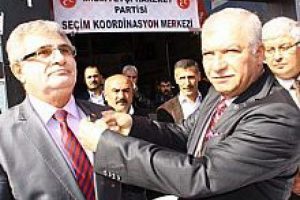 AKP'den istifa edip MHP'ye ge&ccedil;tiler!