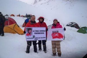 Bursalı dağcılar Ali İsmail Korkmaz i&ccedil;in  tırmandılar