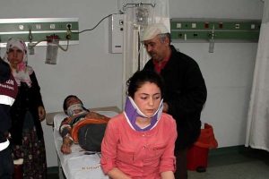 &Ouml;ğrenci servisi kaza yaptı: 14 yaralı