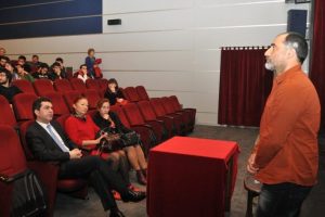 Veysi Altay Nil&uuml;fer'de sinema dostlarıyla buluştu