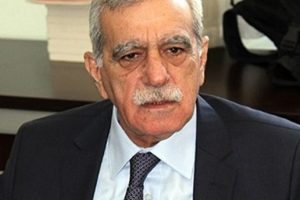 T&uuml;rk'ten BDP'ye '&ccedil;ekilirim' resti!