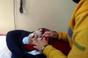 Suriyeli sığınmacılar 1.5 aylık bebeği terk etti