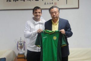 Batalla Beijing Guoan'a imzayı attı!