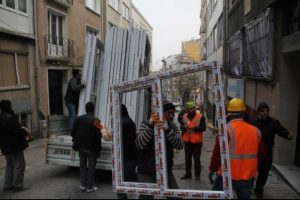 Patlamanın yaraları sarılıyor