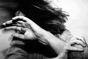 13 yaşındaki kıza 'şeytan &ccedil;ağırma' ayininde tecav&uuml;z