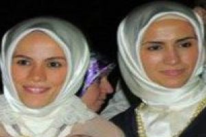 Erdoğan'ın kızlarından 28 Şubat dilek&ccedil;esi