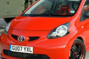 Toyota Aygo g&ouml;r&uuml;c&uuml;ye &ccedil;ıkıyor