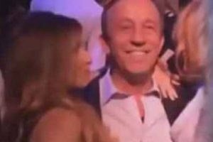 Ali Ağaoğlu'nun iki kadınla eğlencesi