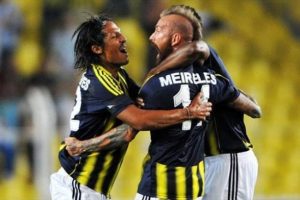 Porto Fenerbah&ccedil;e'nin kapısını &ccedil;alacak