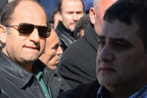 Zekeriya &Ouml;z avukatının cenazesine katıldı!