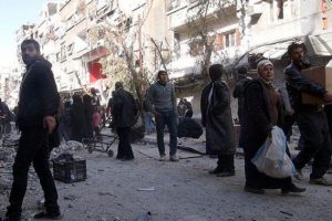 Yermuk'ta Filistinlilere yardım dağıtımı tekrar başladı