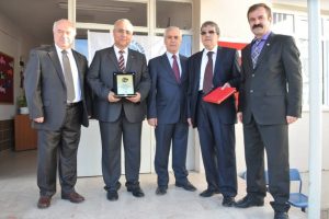 Emeklilerden Yol&ccedil;atı'ya &ccedil;ocuk k&uuml;t&uuml;phanesi