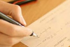 Karşılıksız &ccedil;ekler yatırımcıları ka&ccedil;ırıyor