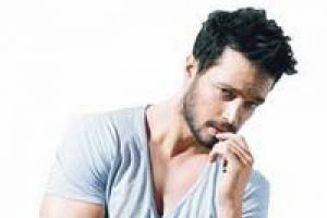 Tehdit eden hayrana zorla getirilme kararı
