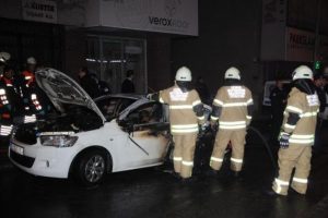 İzmir'de feci kaza! Yanarak &ouml;ld&uuml;ler