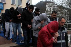 Uyuşturucu operasyonunda 20 kişi adliyede