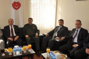 Emekli astsubaylardan &ouml;l&uuml;m orucu