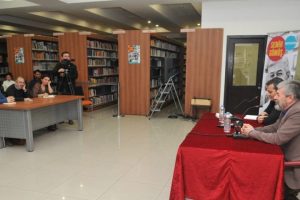 Semih G&uuml;m&uuml;ş Nil&uuml;fer'de okurlarla buluştu