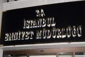 Polis telsizinden korsan yayına g&ouml;zaltı