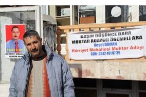 Muhtar adayından g&uuml;l&uuml;mseten slogan