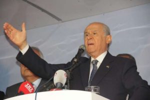 Devlet Bahçeli'den ''demokrasi paketine'' eleştiri