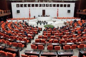 İ&ccedil;işleri Komisyonu'nda ''Kabataş olayı ve Anayasa'' gerginliği