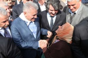İzmir'i y&ouml;netmenin form&uuml;l&uuml;n&uuml; verdi
