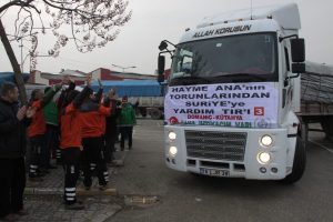 Yardım TIR'ları Suriye'ye uğurlandı