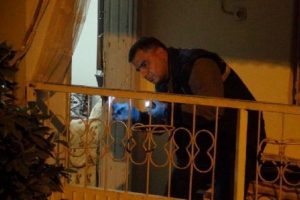 Ayrı yaşayan eşini bı&ccedil;akla yaraladı