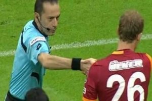 İşte C&uuml;neyt &Ccedil;akır'ın derbi Notu!