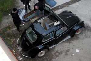 63 model Volkswagen'i &ccedil;alıp b&ouml;yle sakladı!