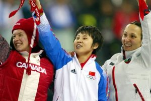 Kanadalı sporcu olimpiyat madalyasını satıyor!