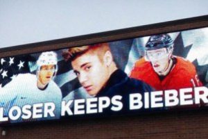 Justin Bieber'ı &ccedil;ok kızdıran billboard