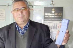 Hırsızlar kabloları &ccedil;alınca k&ouml;y telefonsuz kaldı