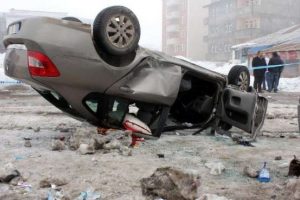 Feci kaza: 1 &ouml;l&uuml;, 17 yaralı